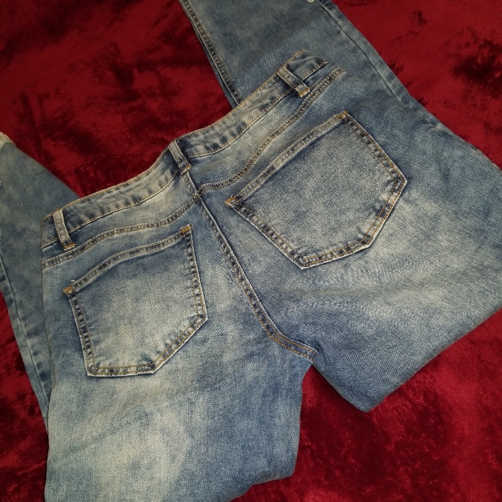 NEW Ripped Denim Jeans - Picture 5 of 6